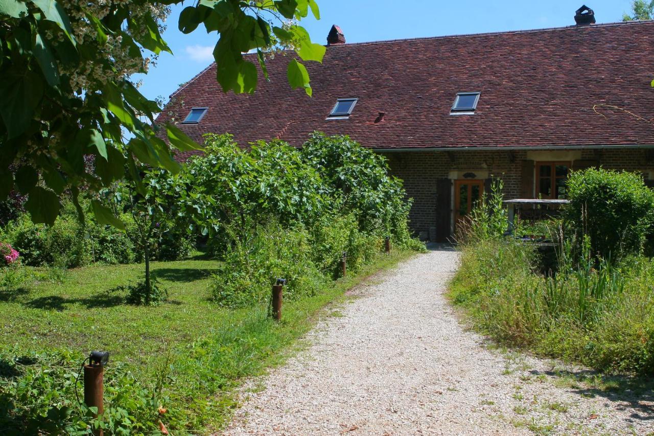 Ecolieu Le Chant Du Temps Bed & Breakfast Saint-Usuge Bagian luar foto